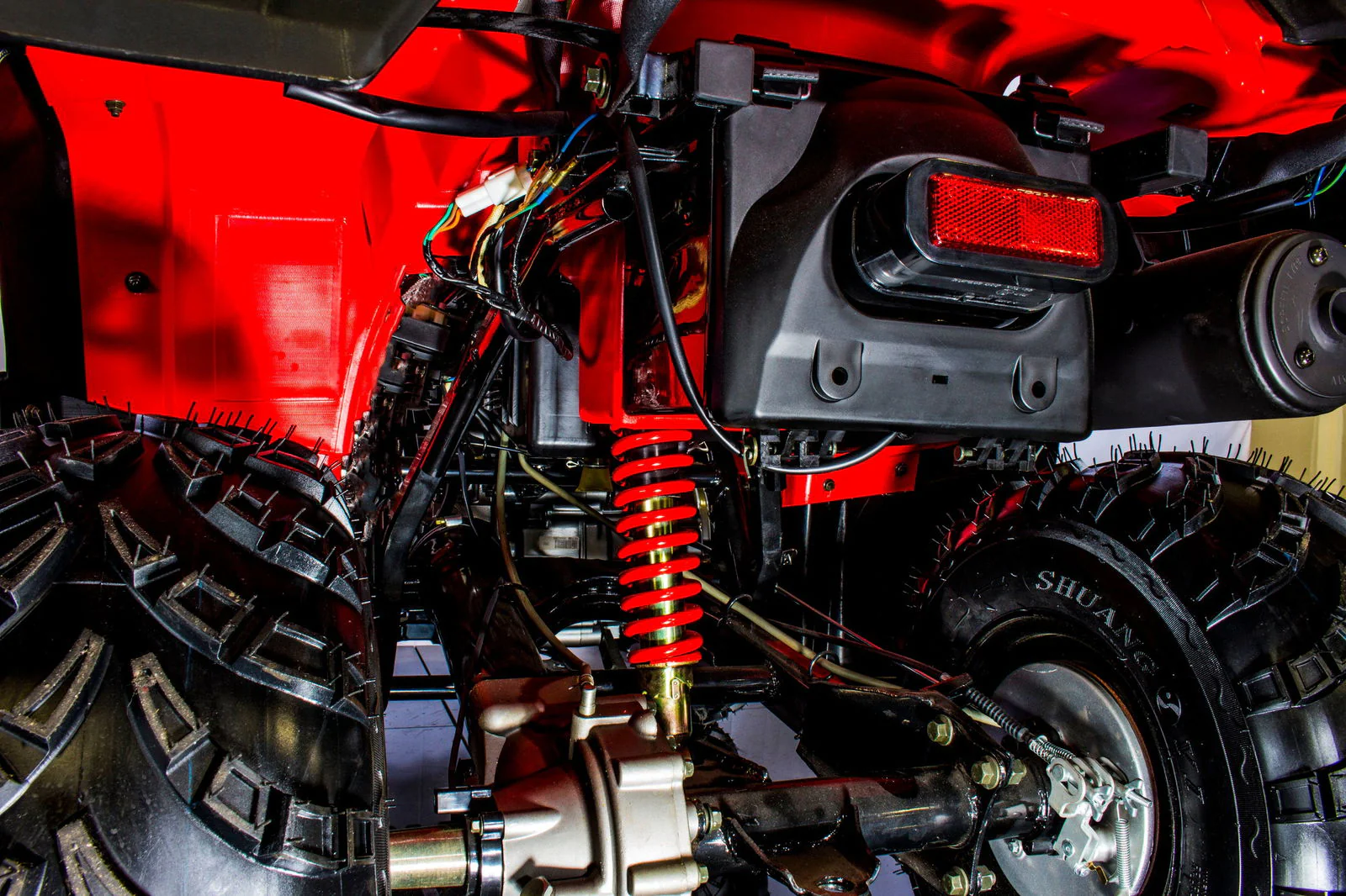Canyon 250cc Utility ATV, Shaft Drive, Semi-automatic 4-Speed with Reverse, 10-inch Wheels - Image 9