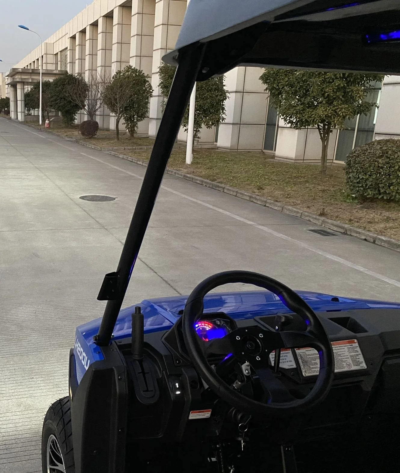 Crossfire LH200 Gas Golf Cart, Electronic Fuel Injection, Automatic with Reverse, Deluxe Alloy Wheels - Image 30