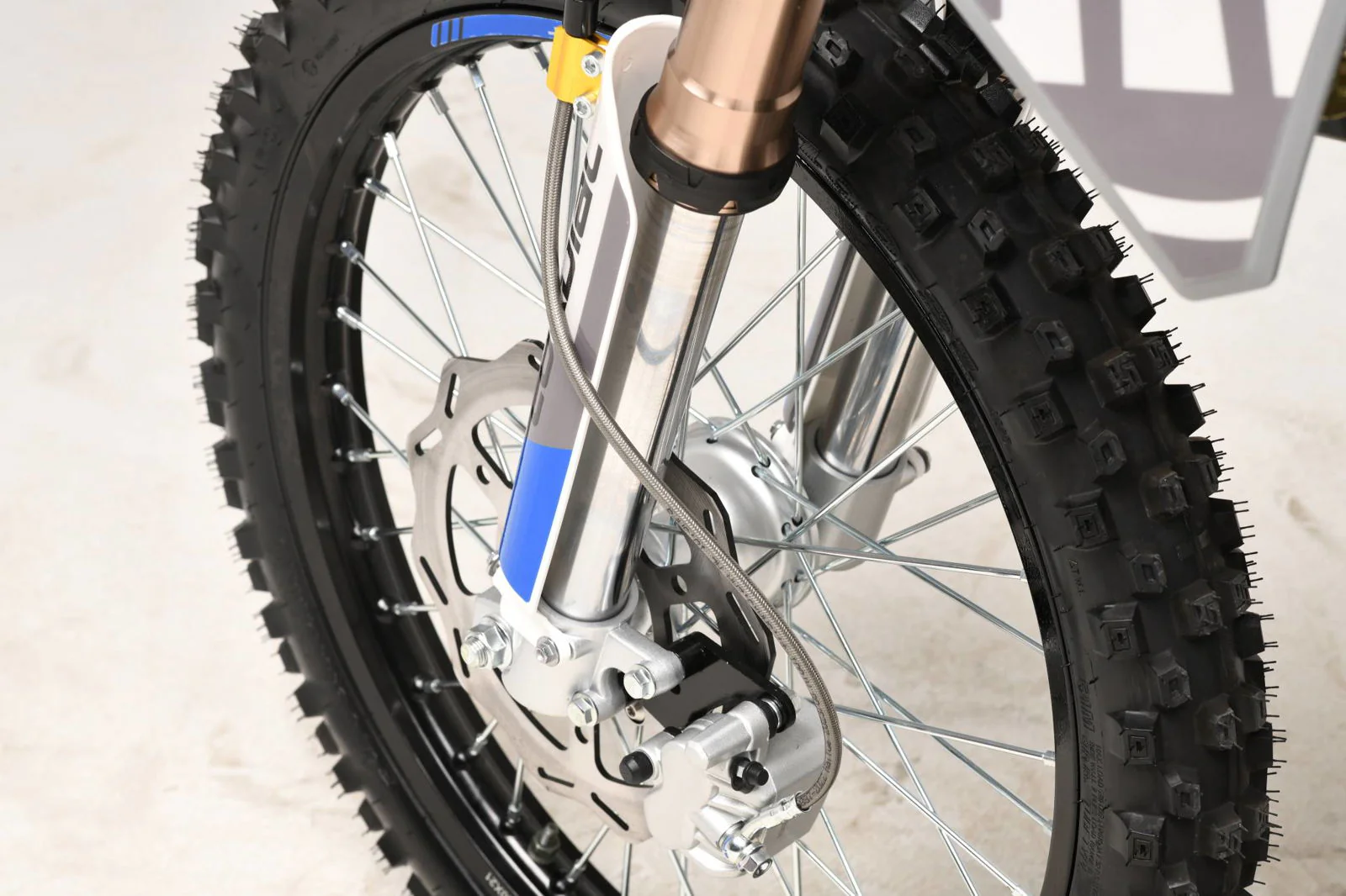 TrailMaster MX250-Pro Dirt Bike, 5-Speed Manual, Dual Disc Brakes, Electric Start (21/18) Wheels - Image 28