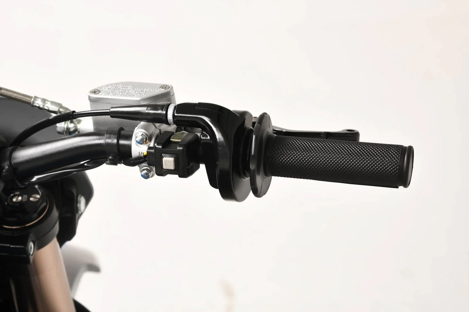 TrailMaster MX250-Pro Dirt Bike, 5-Speed Manual, Dual Disc Brakes, Electric Start (21/18) Wheels - Image 38