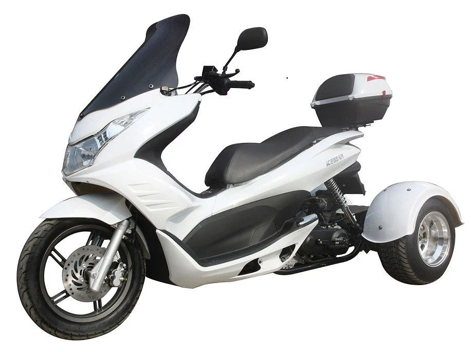 Q6 150cc Trike, Automatic Shifting, Full Wind Screen, Locking Trunk - Image 3