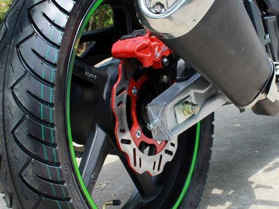 Razor 250 Street Sport Motorcycle, 5-Speed Manual, 17-inch Wheels - Image 16