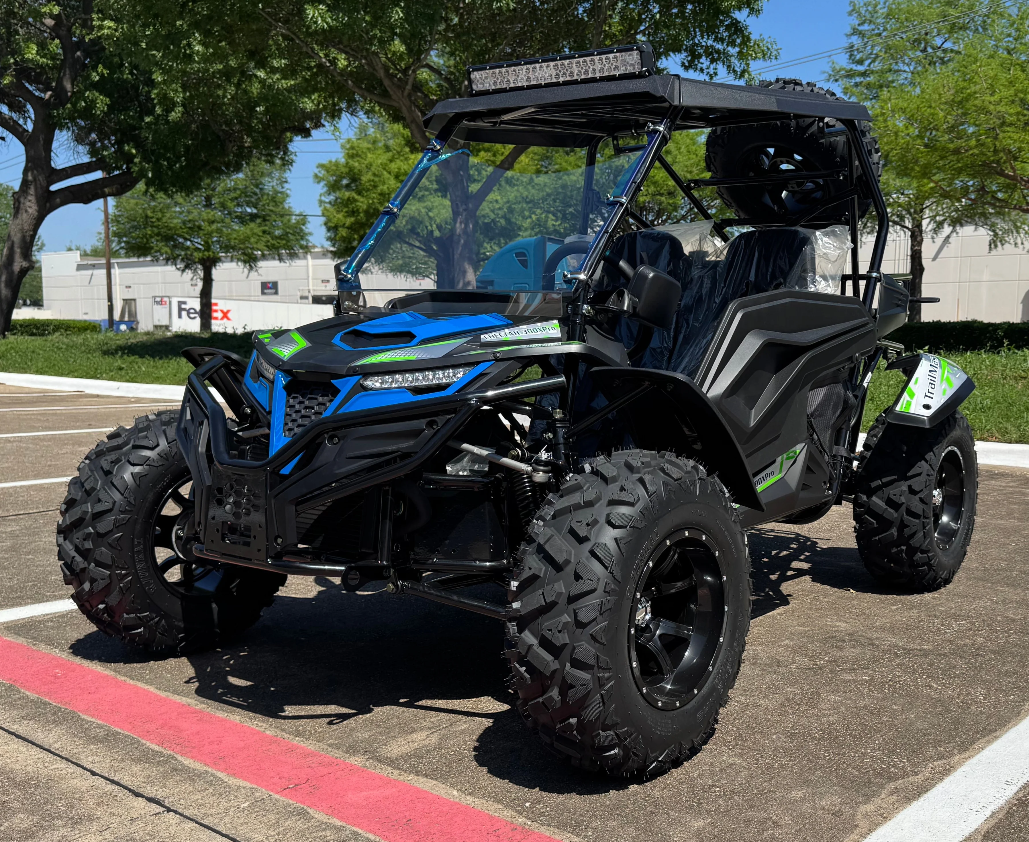 TrailMaster Cheetah 300Pro EFI Deluxe UTV Go Kart, Shaft Drive, Liquid Cooled CVT Auto with Reverse, Side Doors, Hard Top, Windshield, LED Light Bar - Image 11
