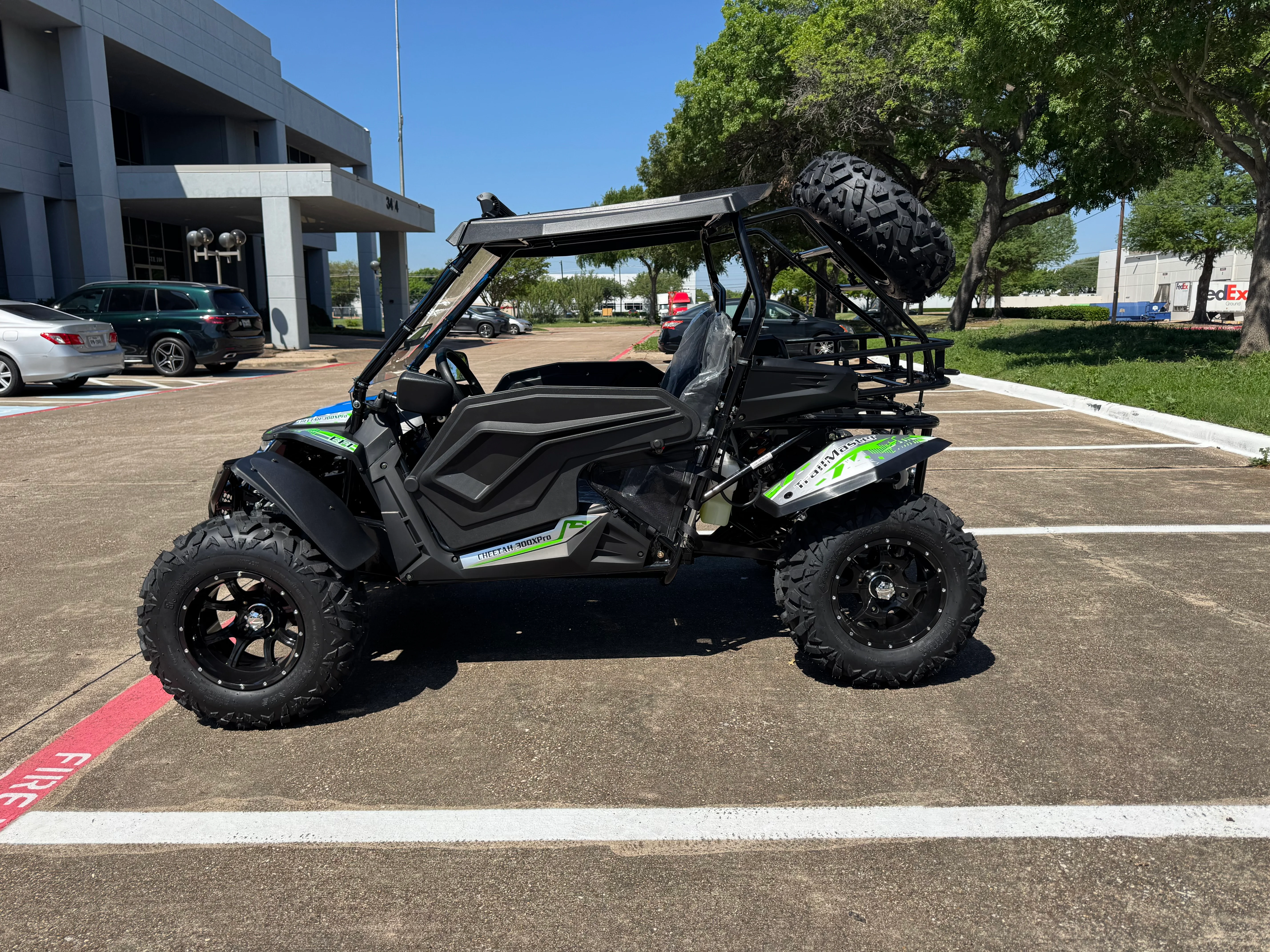 TrailMaster Cheetah 300Pro EFI Deluxe UTV Go Kart, Shaft Drive, Liquid Cooled CVT Auto with Reverse, Side Doors, Hard Top, Windshield, LED Light Bar - Image 19
