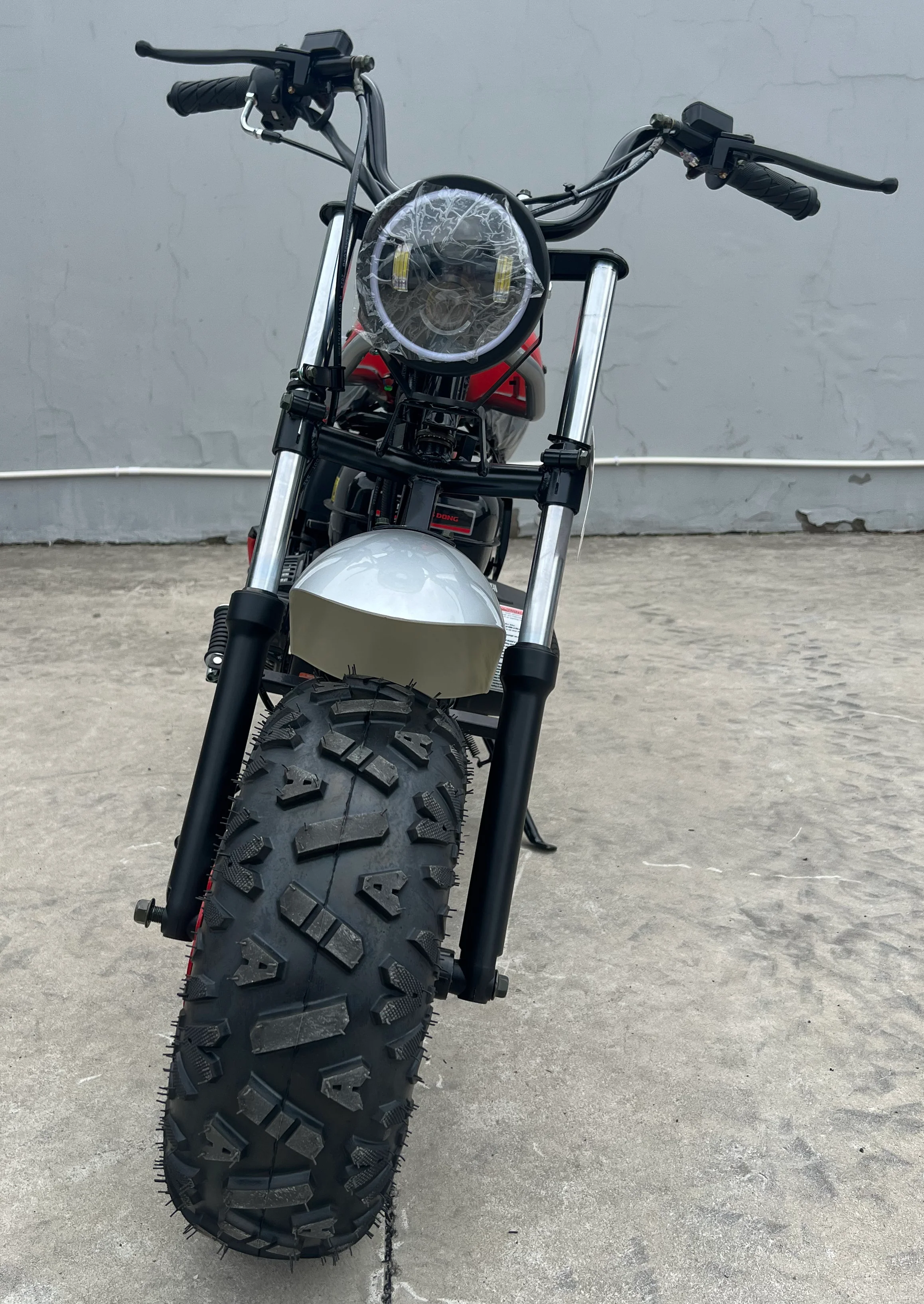 TrailMaster Hurricane 200 PRO Mini Bike, 196cc 6.5hp with Electric Start, Torque Converter, Dual Disc Brakes, Front & Rear Suspension, LED Headlight - Image 16