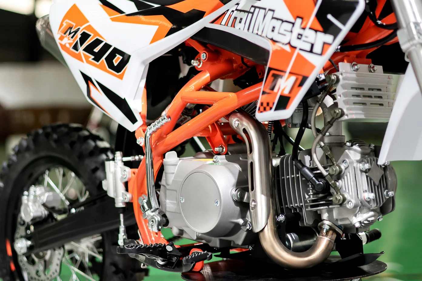 TrailMaster LK140 Pro Series Dirt Bike, Electric Start, 4-Speed Manual, Dual Disc Brakes, (17/14) Wheels - Image 18