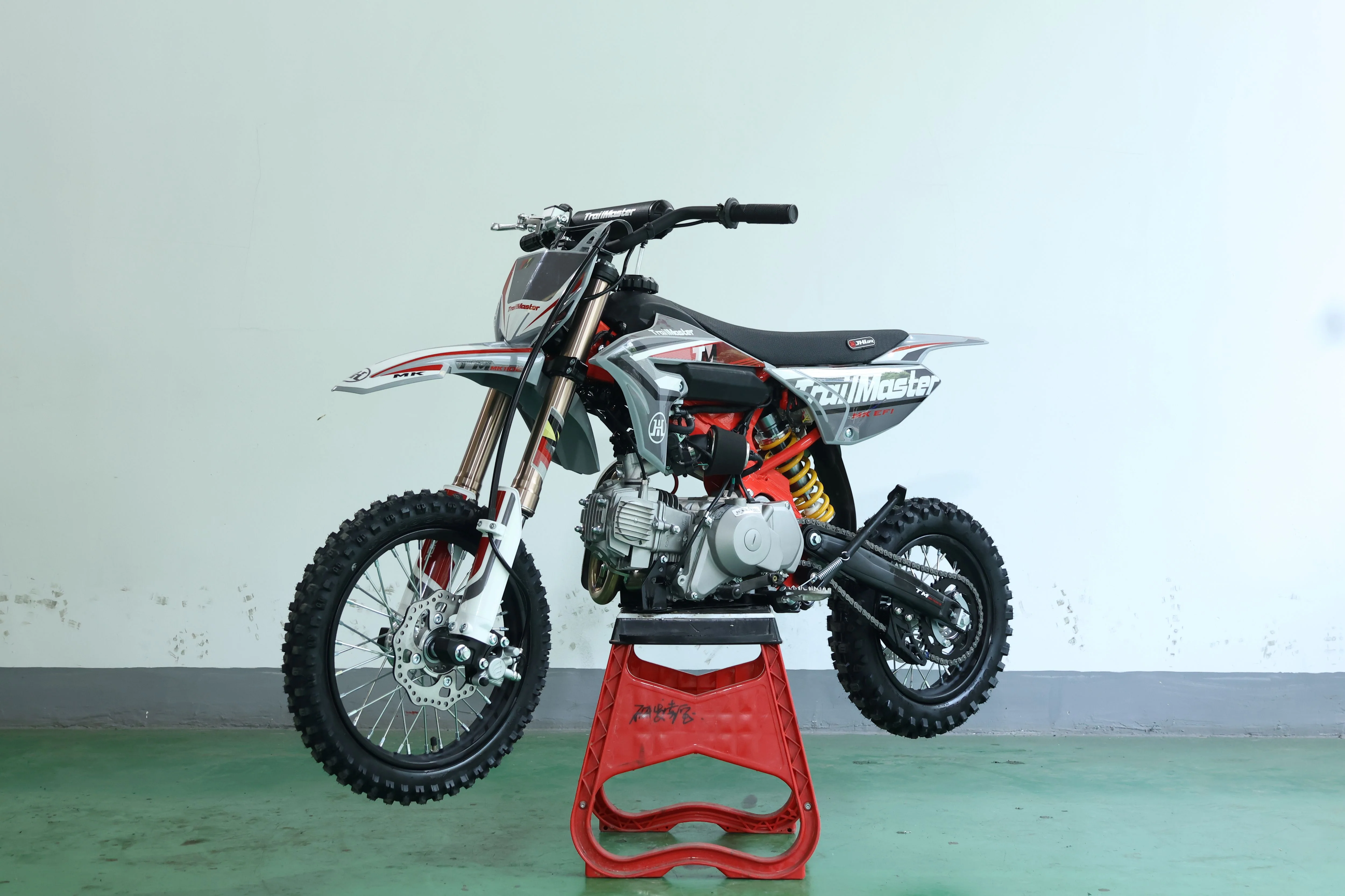 TrailMaster MK110ES Pro Series Dirt Bike, BOSCH EFI, 4-Speed Automatic, Electric Start, Dual Disc Brakes, (14/12) Wheels - Image 4