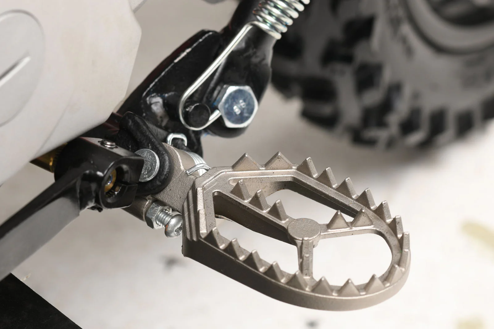 TrailMaster MK110ES Pro Series Dirt Bike, BOSCH EFI, 4-Speed Automatic, Electric Start, Dual Disc Brakes, (14/12) Wheels - Image 45