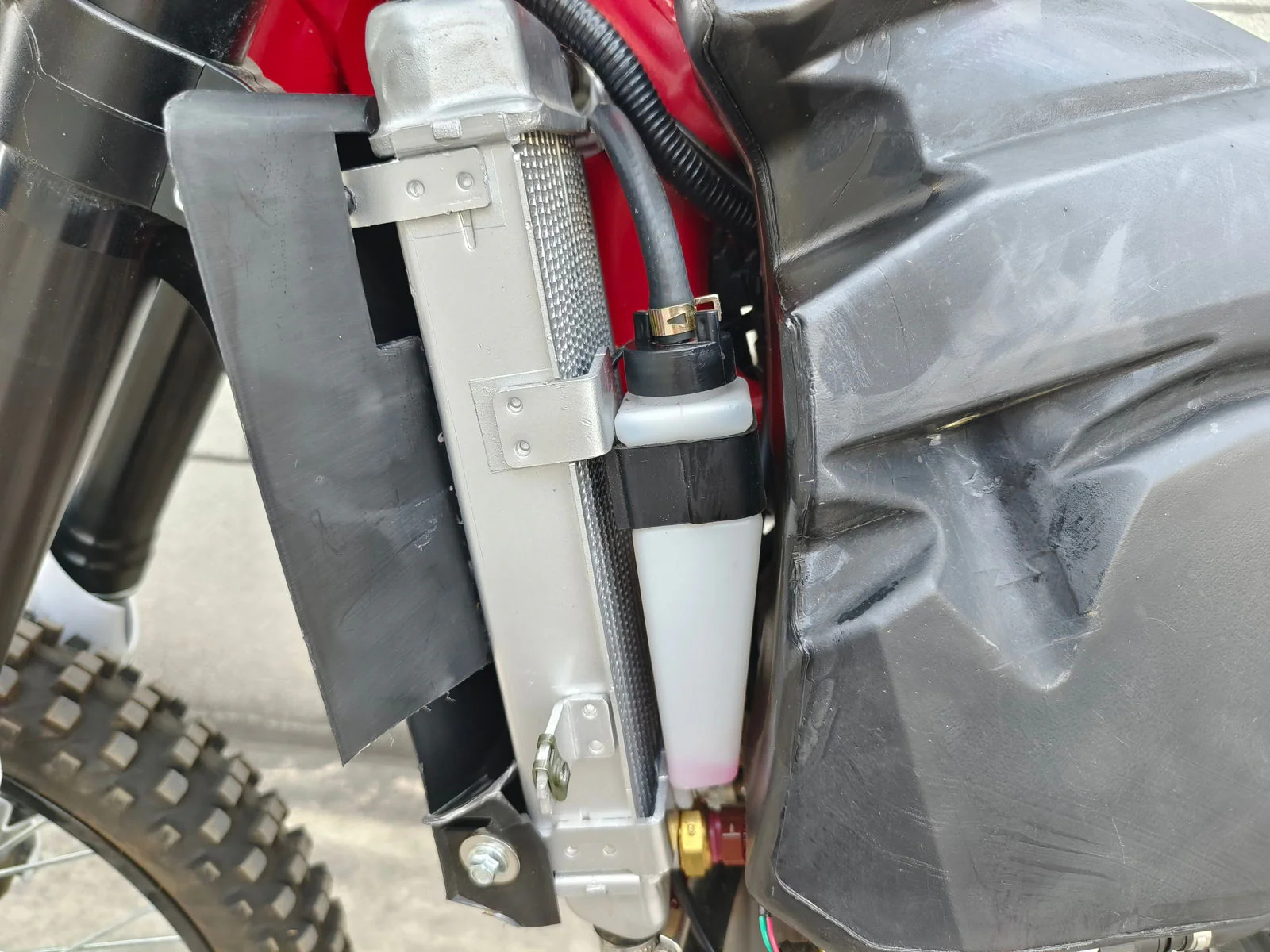 TrailMaster TM38E 300 EFI Dirtbike 31hp, 6-Speed Manual, Liquid Cooled - Image 19