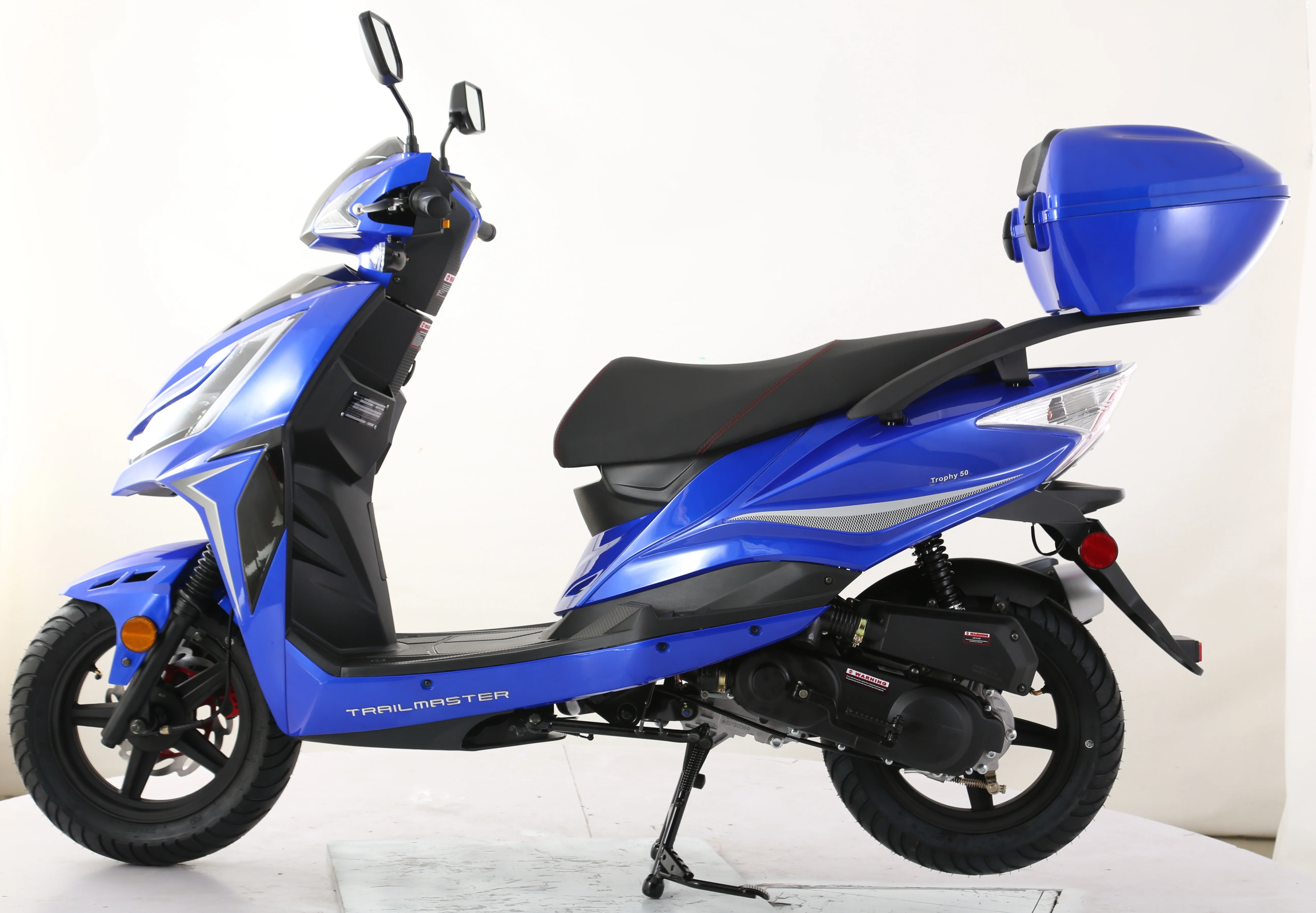 TrailMaster Trophy 150cc Street Scooter - Image 18